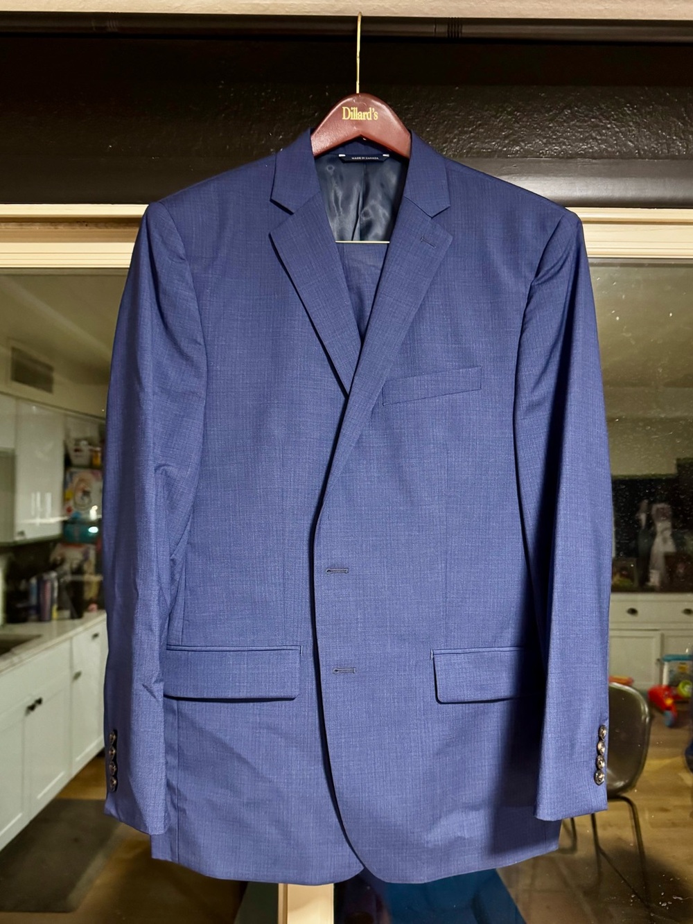 Ralph Lauren Men's Blue 2 Piece Tailored Suit 100% wool + Made in Canada + 44R